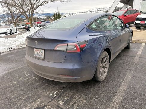 Used 2023 Tesla Model 3 Standard Range image 4