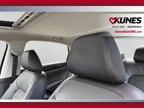 Used 2015 Volkswagen Passat TDI SEL Premium FWD image 13