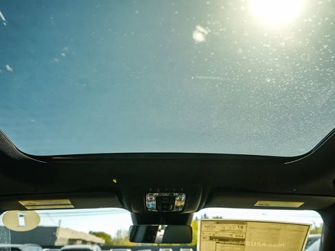 Used 2024 Mercedes-Benz EQB 300 4MATIC image 19