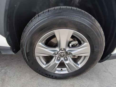 Used 2025 Toyota RAV4 XLE image 33