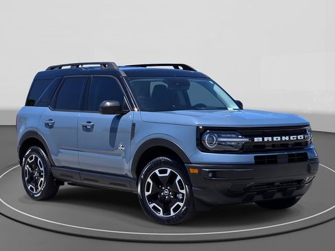 Used 2024 Ford Bronco Sport Outer Banks w/ Tech Package AWD/4WD image 1