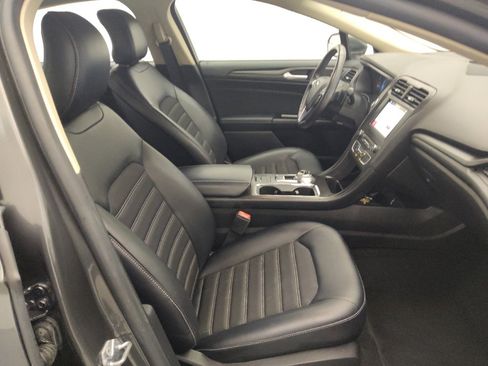 Used 2018 Ford Fusion SE w/ Equipment Group 201A image 21