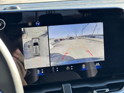 Certified 2025 Chevrolet Equinox LT w/ Convenience Package II image 17