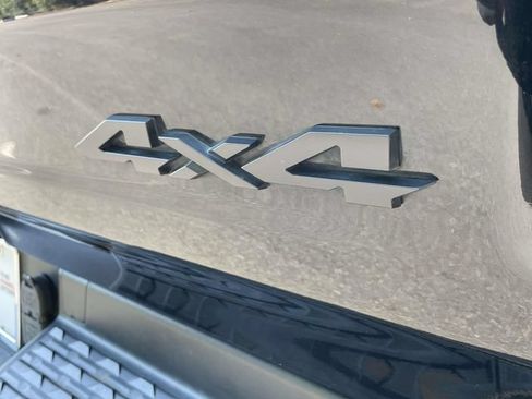 Used 2020 RAM 1500 Limited w/ Black Appearance Package AWD/4WD image 9