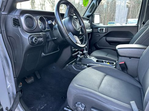 Used 2021 Jeep Wrangler Unlimited Sport image 30