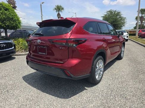New 2026 Toyota Highlander Limited AWD/4WD image 4