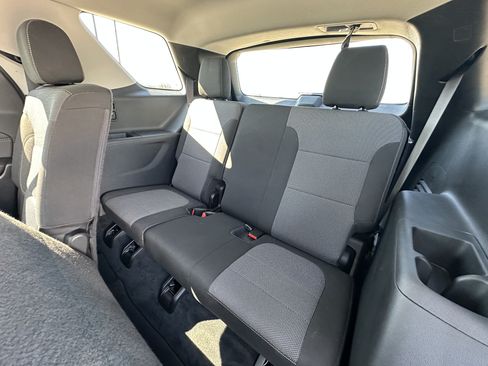 Certified 2021 Chevrolet Traverse LS FWD image 21