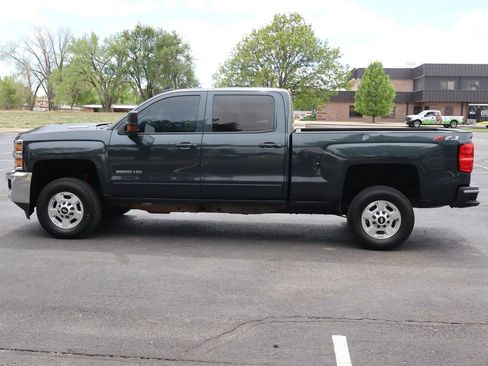 Used 2018 Chevrolet Silverado 2500 LT w/ Z71 Package, Off-Road AWD/4WD image 9