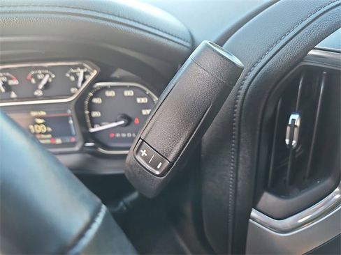 Used 2021 GMC Sierra 2500 SLT w/ SLT Preferred Package image 16