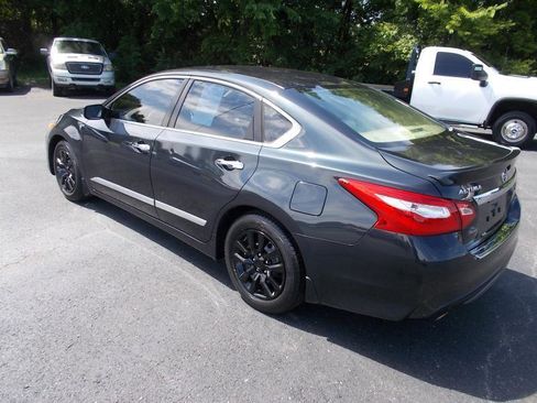 Used 2016 Nissan Altima 2.5 S w/ Power Driver Seat Package FWD image 5