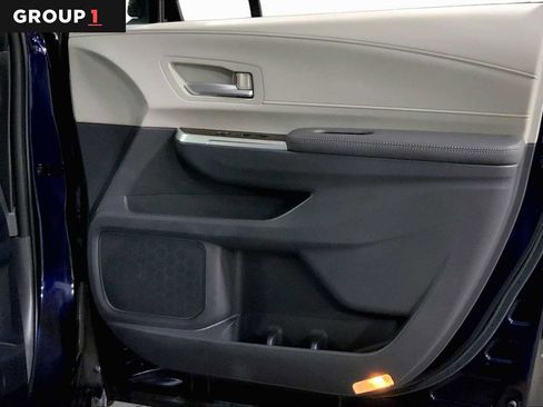 Used 2023 Toyota Sienna XLE w/ XLE Plus Package AWD/4WD image 23