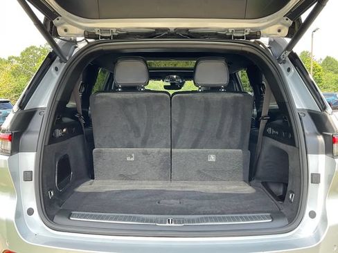 Used 2023 Jeep Grand Cherokee L Overland RWD image 27