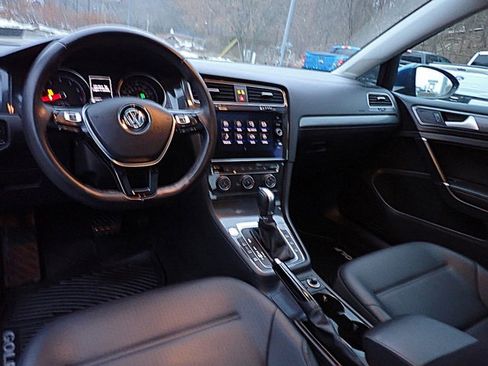 Used 2019 Volkswagen Golf SE w/ Driver Assistance Package image 20
