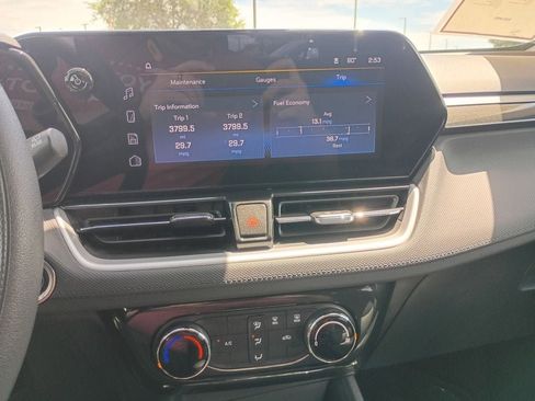 Used 2025 Chevrolet TrailBlazer LT AWD/4WD image 20