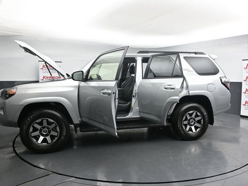 Used 2024 Toyota 4Runner TRD Off-Road Premium AWD/4WD image 42