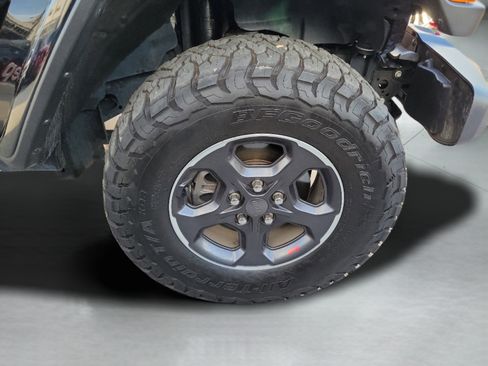 Used 2023 Jeep Gladiator Rubicon w/ LED Lighting Group AWD/4WD image 29