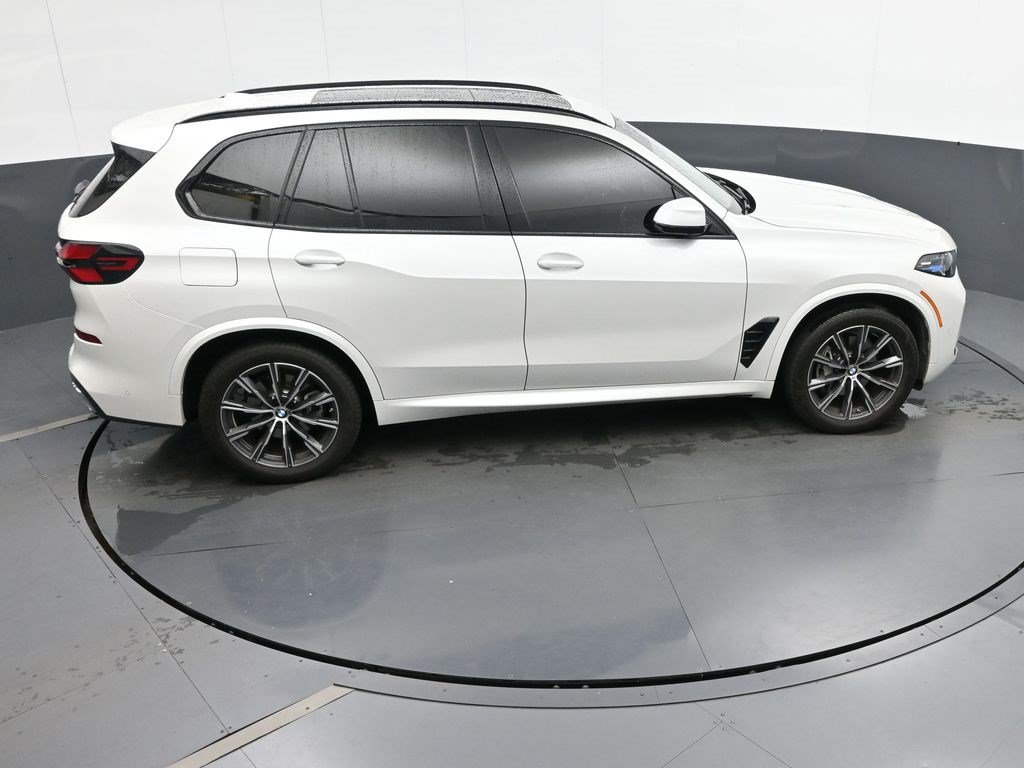 Used 2025 BMW X5 xDrive40i w/ M Sport Package AWD/4WD image 50