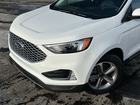 Used 2024 Ford Edge SEL w/ Convenience Package image 9