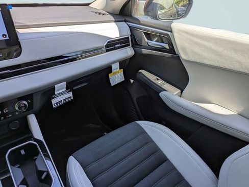 New 2026 Mitsubishi Outlander SE FWD image 18
