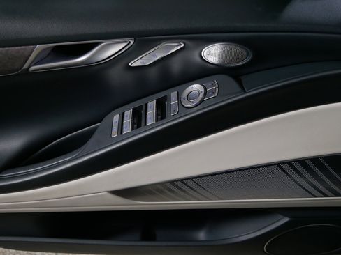 Used 2023 Genesis G80 image 19