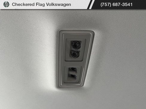 New 2025 Volkswagen Tiguan SE image 53