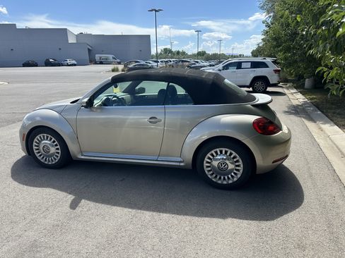 Used 2015 Volkswagen Beetle 1.8T FWD image 4
