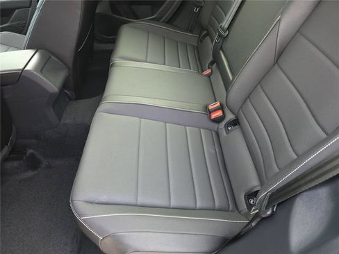Used 2024 Volkswagen Jetta SE FWD image 13