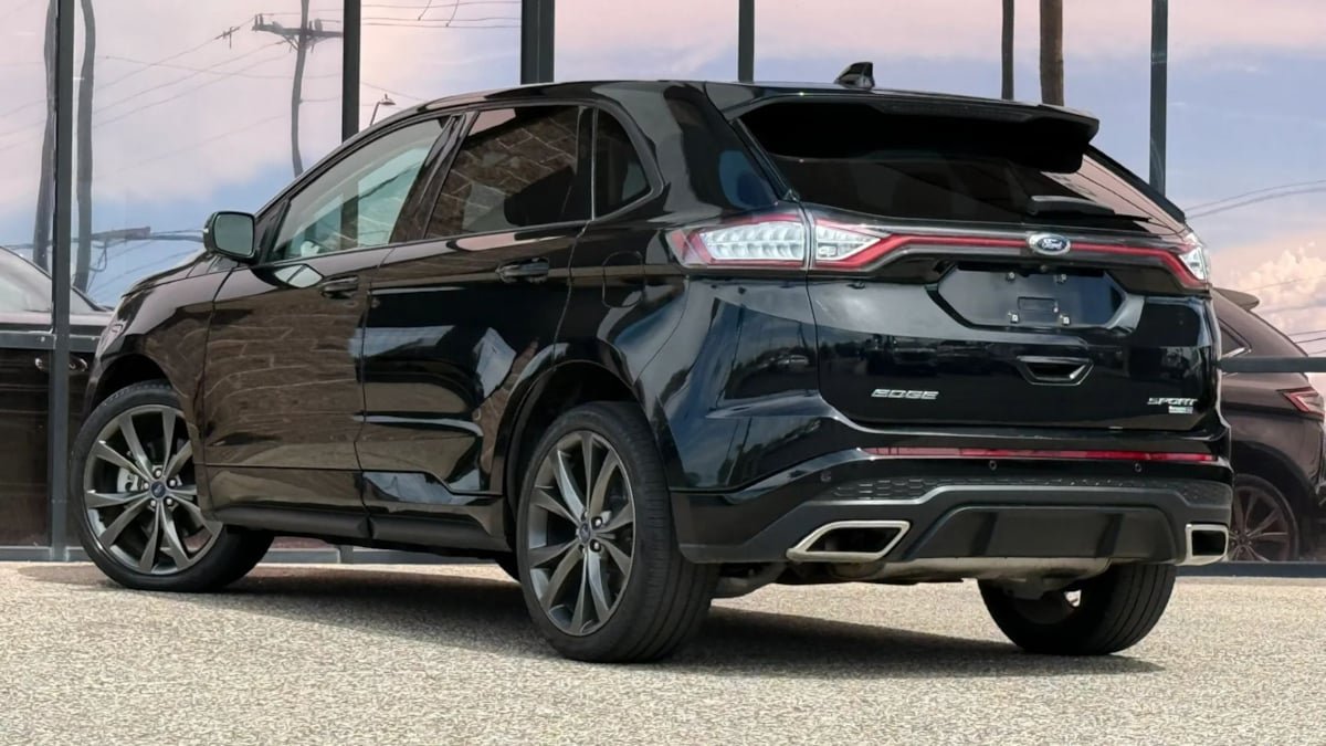 Used 2017 Ford Edge Sport w/ Technology Package AWD/4WD image 7