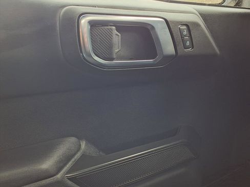 Used 2025 Ford Bronco Outer Banks image 8