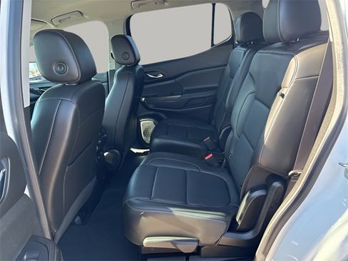 Used 2023 GMC Acadia SLT image 18