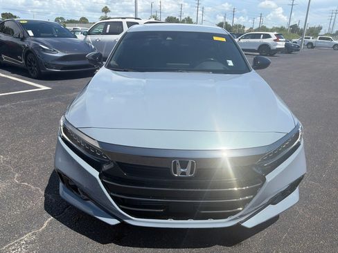 Used 2022 Honda Accord Sport image 2
