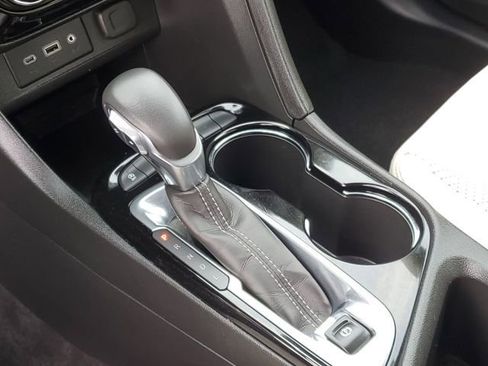 Used 2021 Buick Encore GX Essence image 25