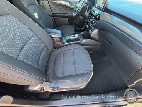 Used 2025 Ford Escape Active image 11