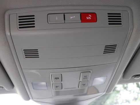 Used 2024 Volkswagen Jetta SE FWD image 41