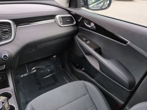Used 2020 Kia Sorento S AWD/4WD image 15