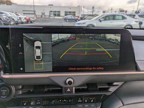 Used 2024 Toyota Crown Platinum image 11