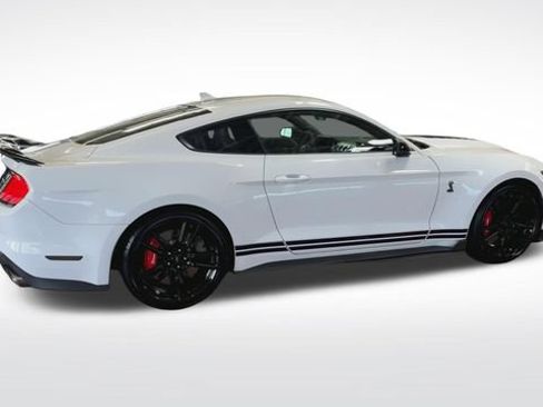 Used 2021 Ford Mustang Shelby GT500 w/ Technology Package RWD image 9
