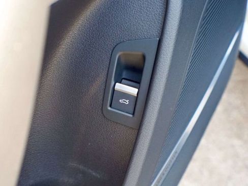 Used 2020 Audi Q8 Prestige image 40