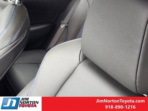 Used 2025 Toyota Corolla Cross AWD Hybrid w/ Convenience Package image 16