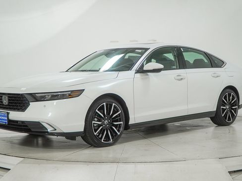 Used 2025 Honda Accord Touring image 5