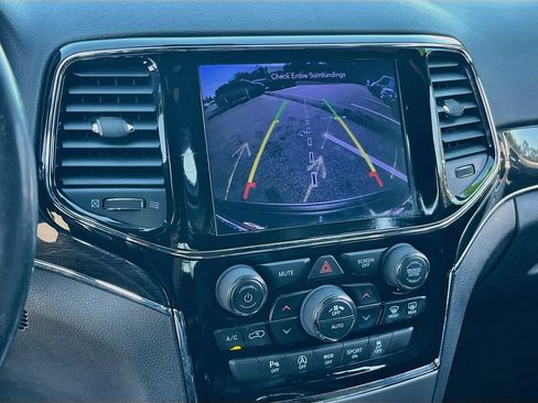 Used 2019 Jeep Grand Cherokee Trailhawk w/ Trailhawk Luxury Group AWD/4WD image 14