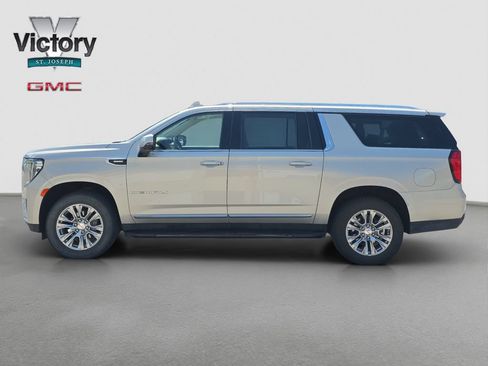 Used 2023 GMC Yukon XL Denali w/ Max Trailering Package AWD/4WD image 6