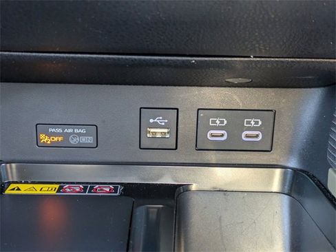 Used 2025 Toyota Camry SE image 19