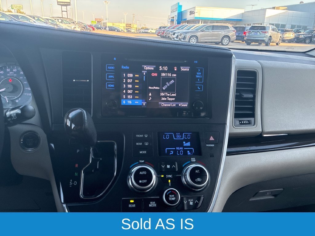 Used 2015 Toyota Sienna XLE w/ XLE Navigation Package FWD image 20