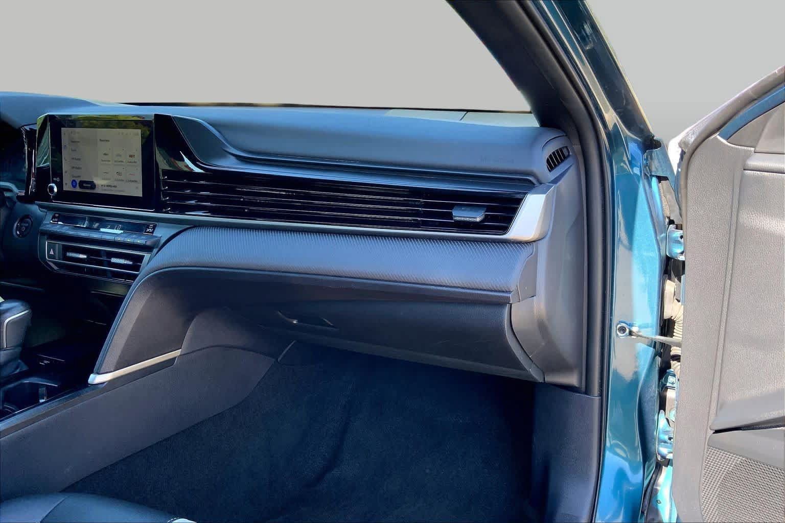Used 2025 Toyota Camry SE FWD image 18