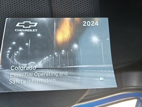 Used 2024 Chevrolet Colorado LT image 22