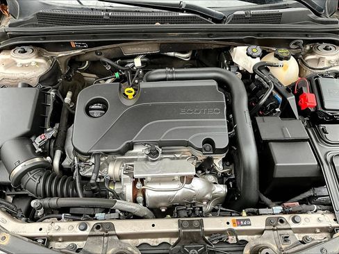 Used 2024 Chevrolet Malibu LT FWD image 33