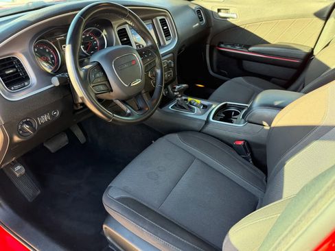 Used 2022 Dodge Charger SXT image 2