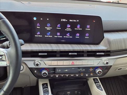 Used 2024 Kia Telluride EX w/ EX Captain's Chair Package image 16