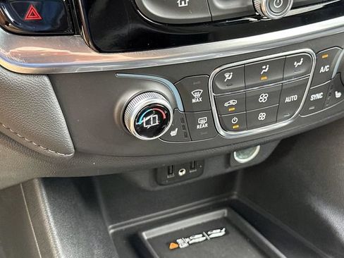 Certified 2023 Chevrolet Traverse LT FWD image 27